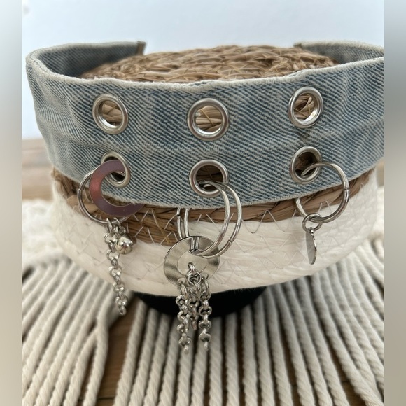 URBAN OUTFITTERS Bundle of Denim Chain-Embellished Chocker/set of 4 silver rings - Picture 11 of 11